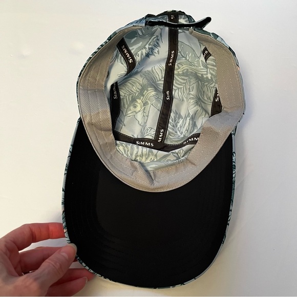 Simms Leaf Patterned Cap in Green and Gray Tropical Velcro back - Picture 3 of 6
